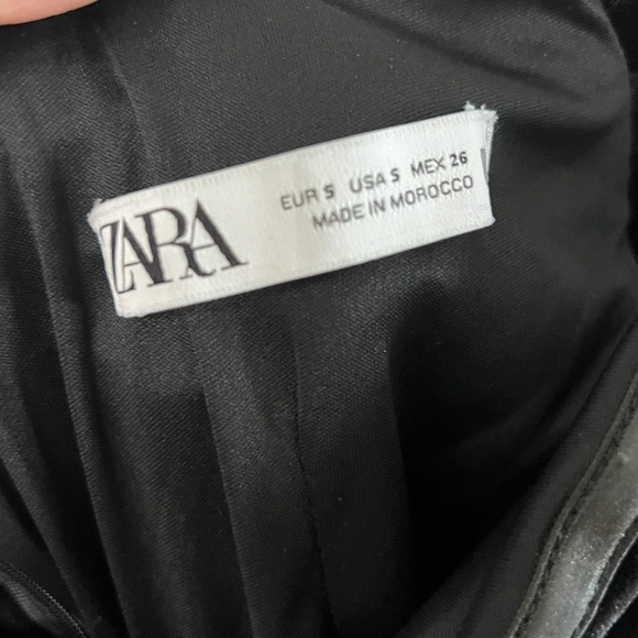 LIKE NEW ZARA BLACK VELVET RUCHED MINI DRESS SIZE: S - Picture 4 of 5